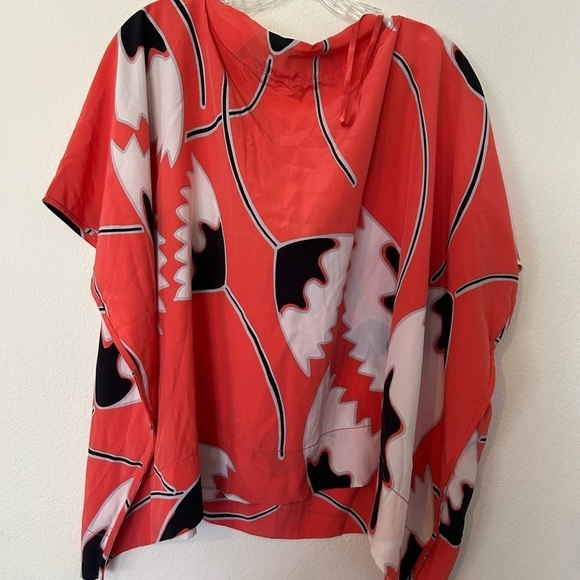 Diane von Furs ten berg Coral Floral Printed
Silk Oversized Hanky Tunic - Picture 2 of 8